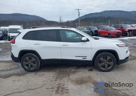 2017 Jeep Cherokee 75Th Anniversary Edition 4X4 z USA, uszkodzony, nr VIN 1C4PJMCS2HW525604